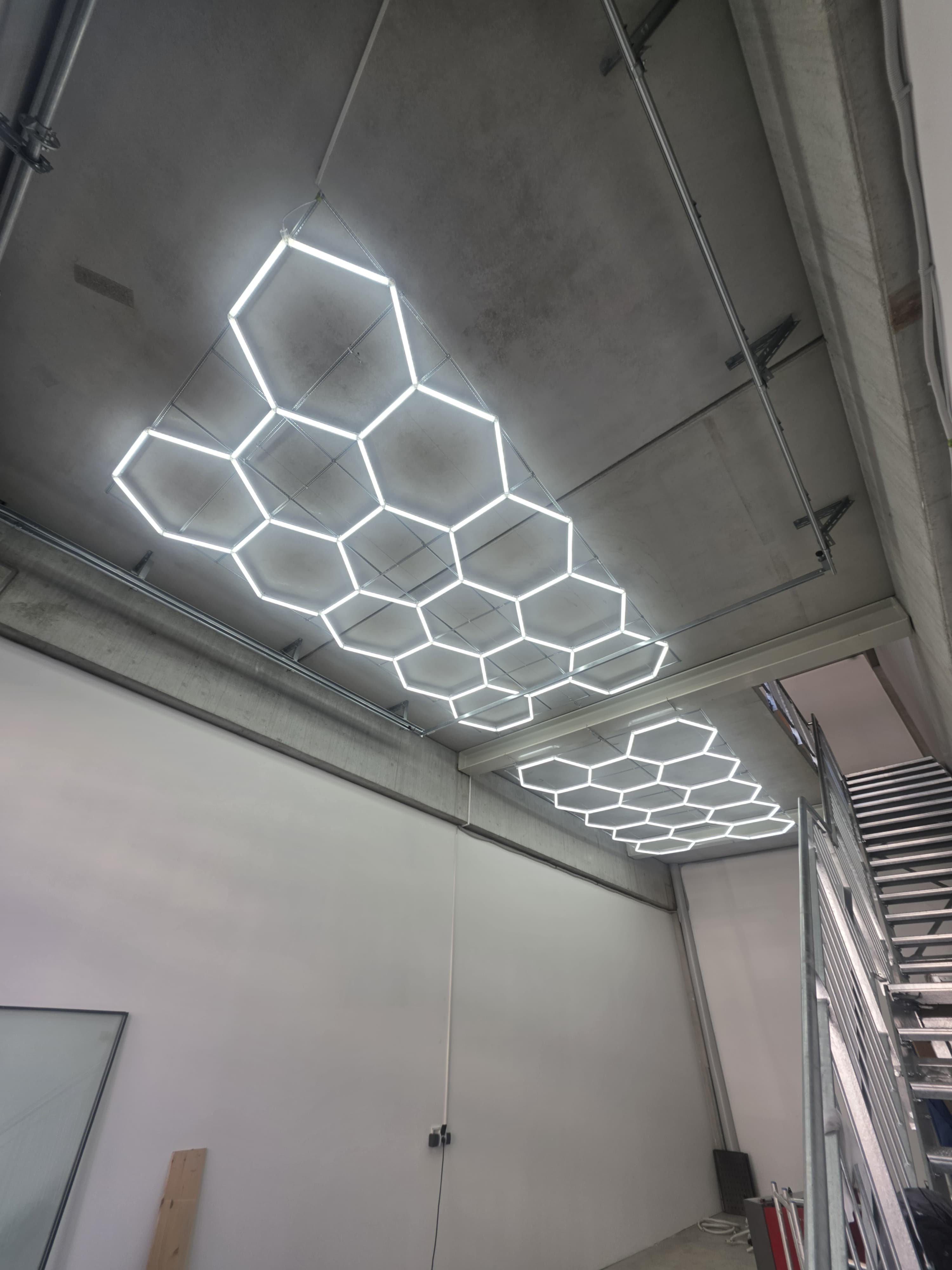 Studio Holovko – Hexagon LED-Lichtanlage